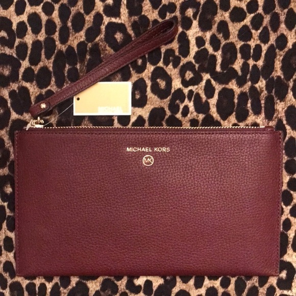 Brand New Michael Kors Genuine Leather Large Zip Clutch Wristlet in Merlot - Picture 2 of 13